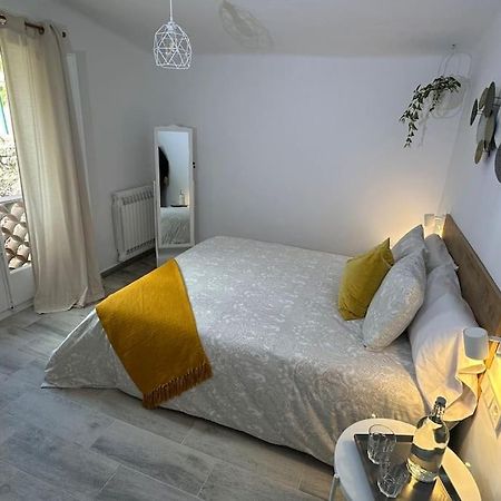 Habitacion Roca Foradada En Casa Cami De Les Aiguees Monistrol De Montserrat Exteriör bild