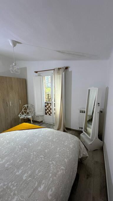 Habitacion Roca Foradada En Casa Cami De Les Aiguees Monistrol De Montserrat Exteriör bild